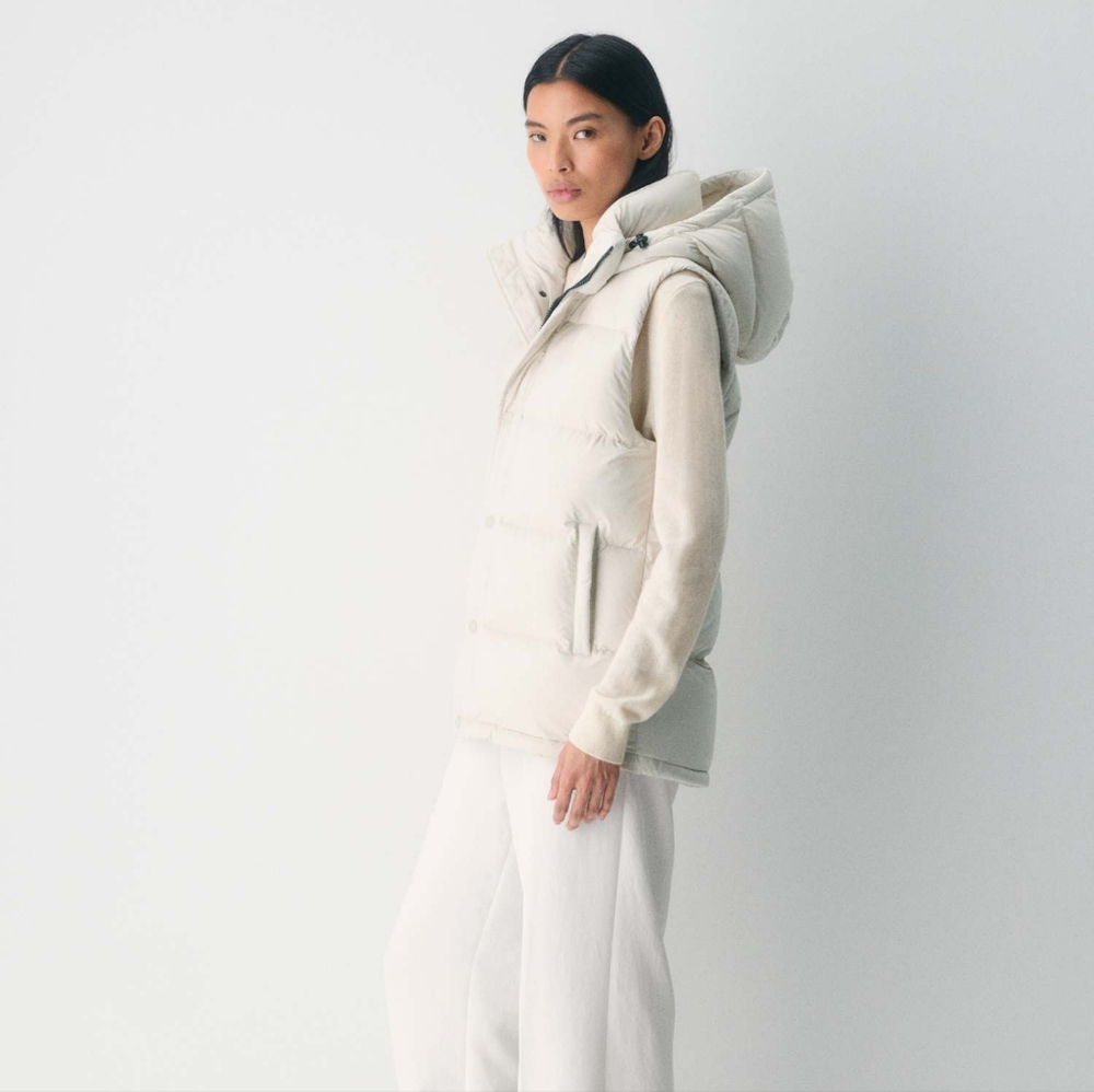 Aritzia The Super Puff™ LoHip Vest - cliMATTE™ - Picture 3 of 16